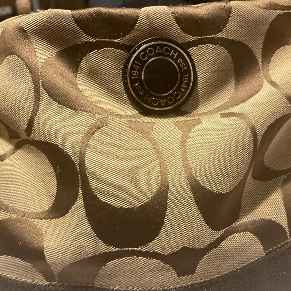 Coach bag, clean and perfect for casual or evening